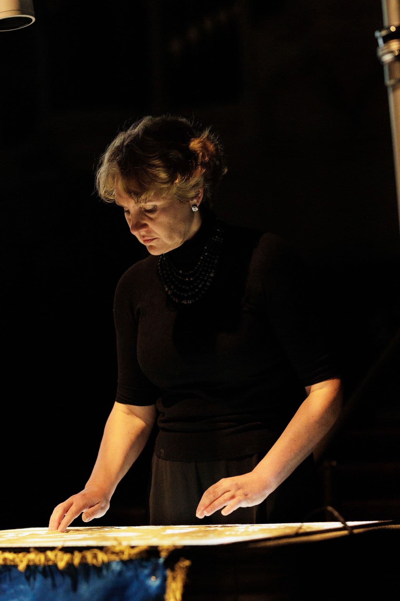 Artist at the stage of Town Hall